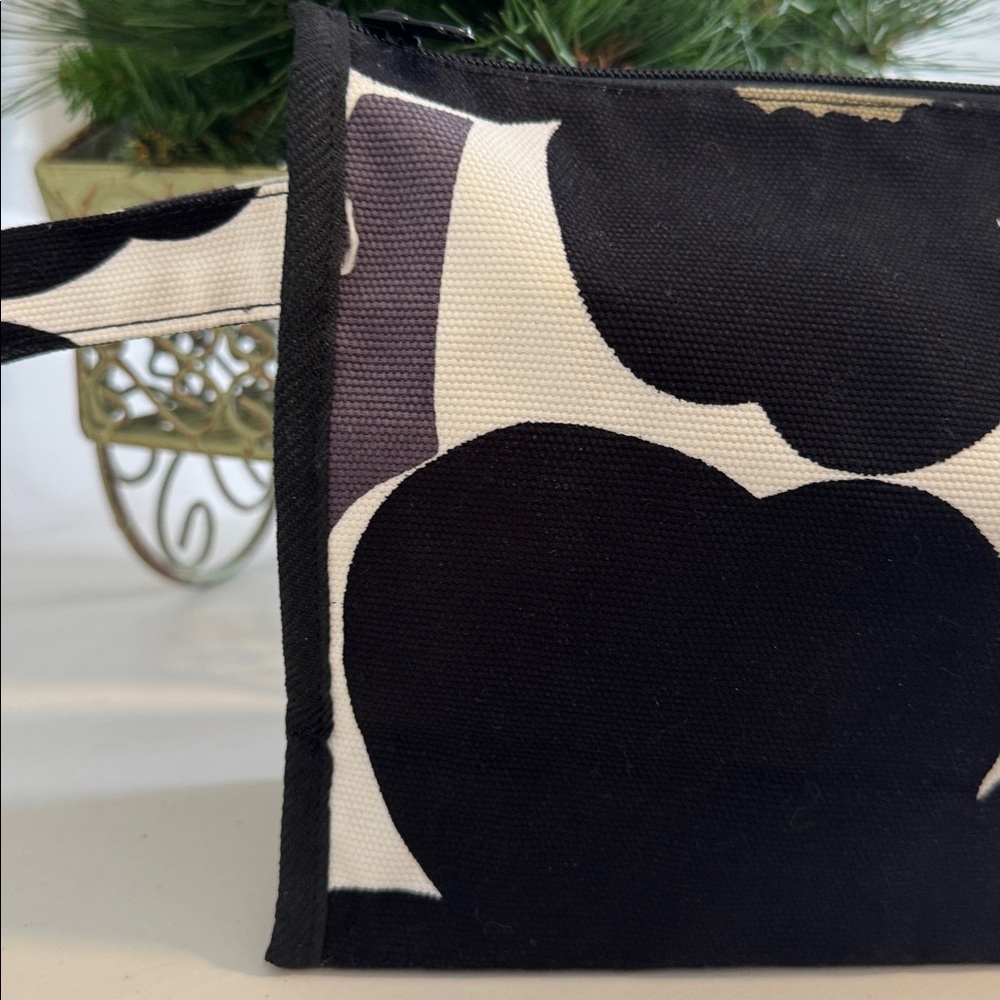 Marimekko Black and White Poppy Unikko Pattern Toiletry Travel Unisex Bag - Picture 9 of 9